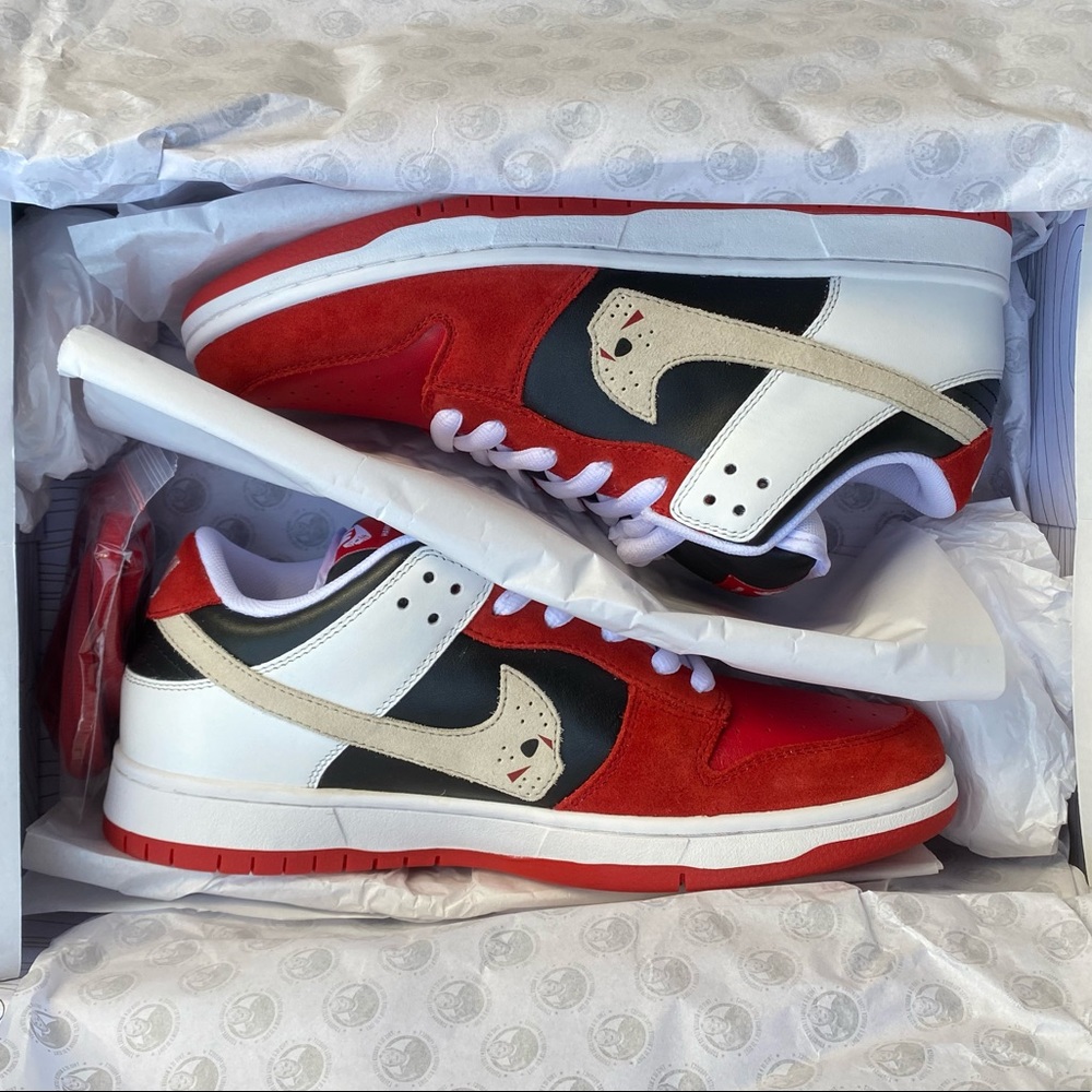 Warren Lotas X Dunk Lows Jasón Voorhees